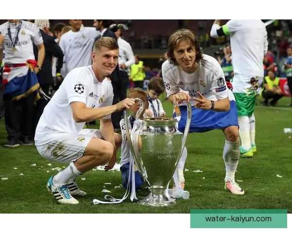 克罗斯职业轨迹 克罗斯职业轨迹