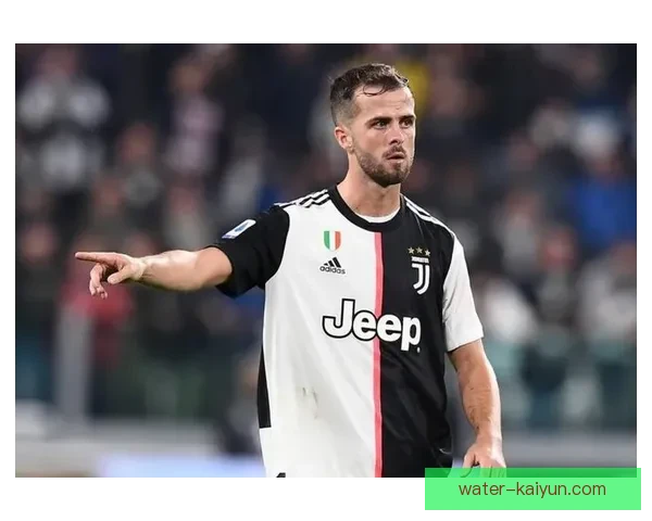 凯塞多中场效率保持稳定,逐渐成为球队中场核心力量。 凯塞多中场效率保持稳定,逐渐成为球队中场核心力量。